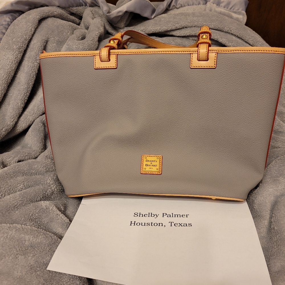 Dooney & Bourke Eva Small Leisure Shopper